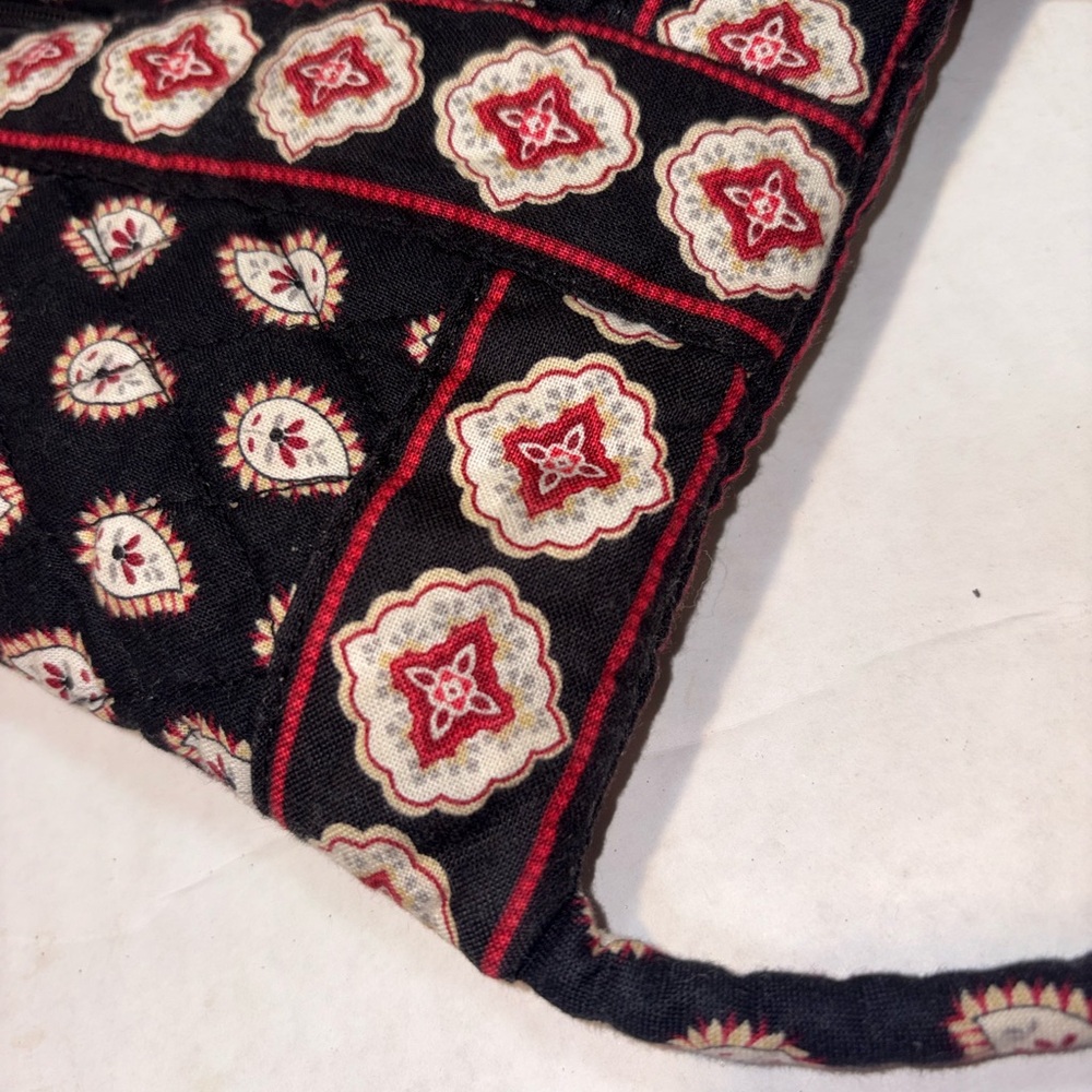 Vera Bradley retired drawstring backpack in the "Classic Black" paisley pattern - Picture 6 of 15